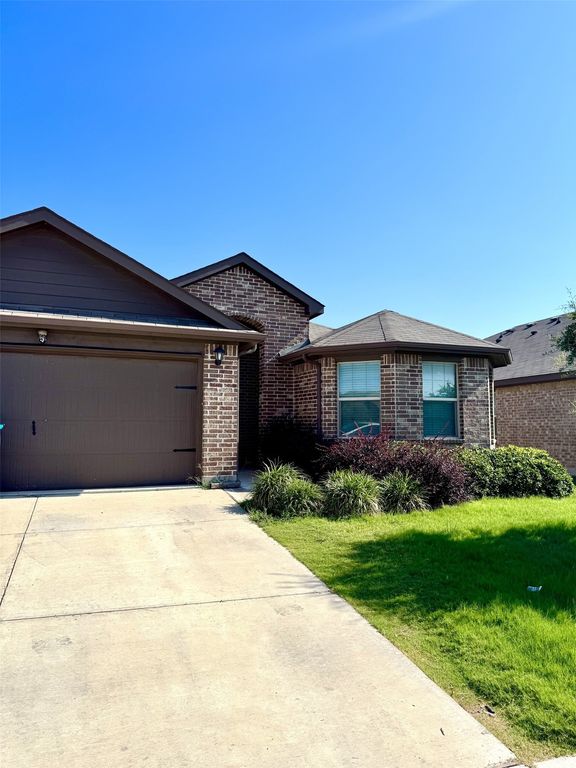 10008 Clemmons Road, Fort Worth, TX 76108