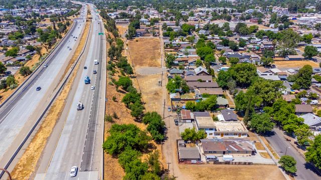 824 N Thesta Avenue, Fresno, CA 93701