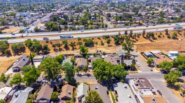 824 N Thesta Avenue, Fresno, CA 93701