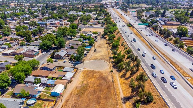 824 N Thesta Avenue, Fresno, CA 93701