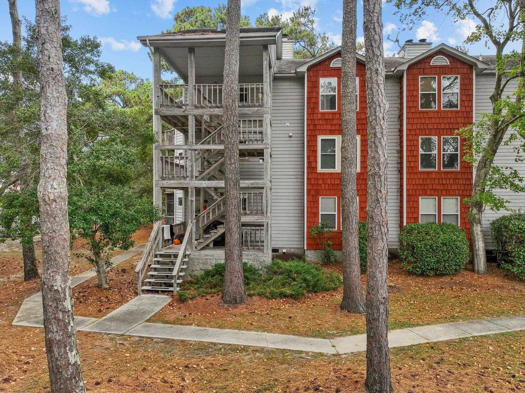 Image 1 of property listing at 700 W First Street Unit# L1, Kill Devil Hills, NC 27948
