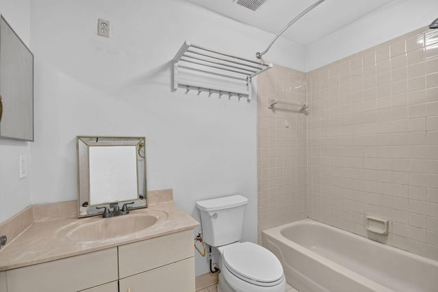 208 Caribe Court, Greenacres, FL 33413