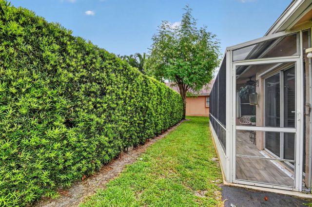 208 Caribe Court, Greenacres, FL 33413