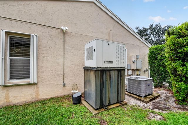 208 Caribe Court, Greenacres, FL 33413