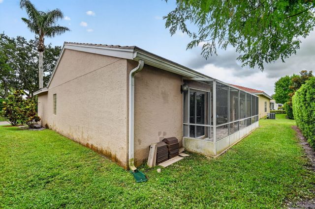 208 Caribe Court, Greenacres, FL 33413
