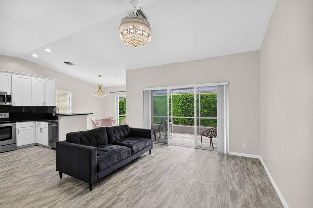 208 Caribe Court, Greenacres, FL 33413