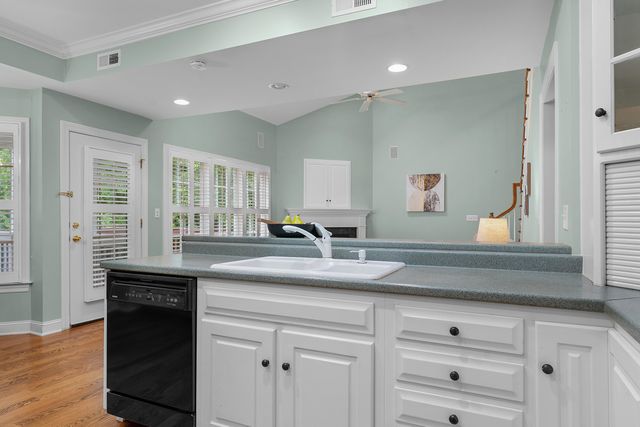1050 Candlewick Court, Signal Mountain, TN 37377