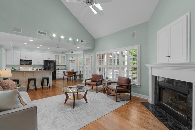 1050 Candlewick Court, Signal Mountain, TN 37377