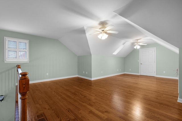 1050 Candlewick Court, Signal Mountain, TN 37377