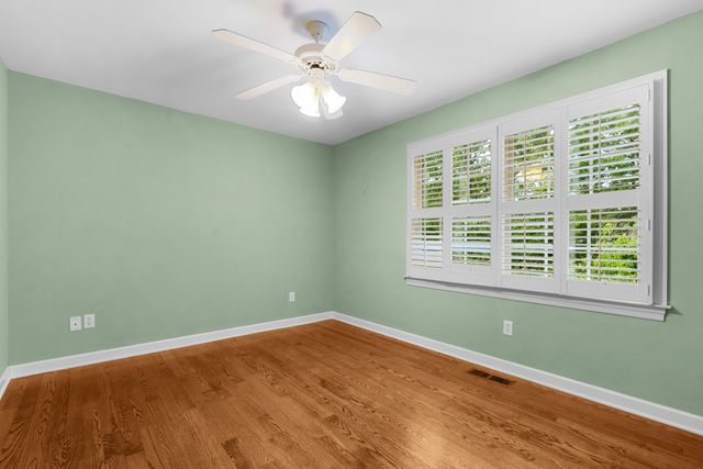 1050 Candlewick Court, Signal Mountain, TN 37377