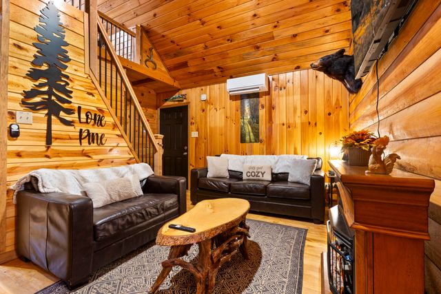 216 Hatton Holler, Campton, KY 41301