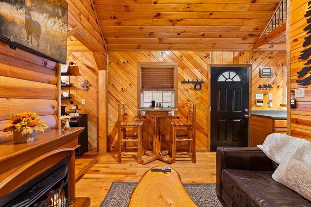 216 Hatton Holler, Campton, KY 41301