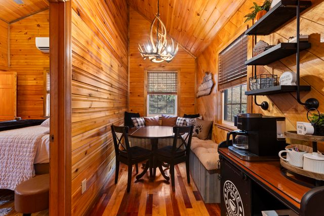 216 Hatton Holler, Campton, KY 41301