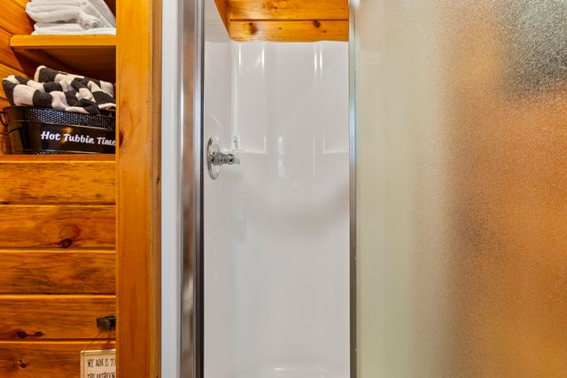 216 Hatton Holler, Campton, KY 41301