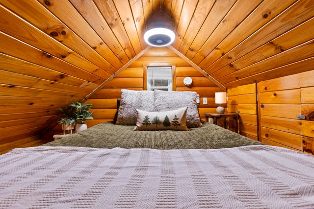 216 Hatton Holler, Campton, KY 41301