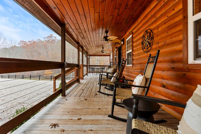 216 Hatton Holler, Campton, KY 41301