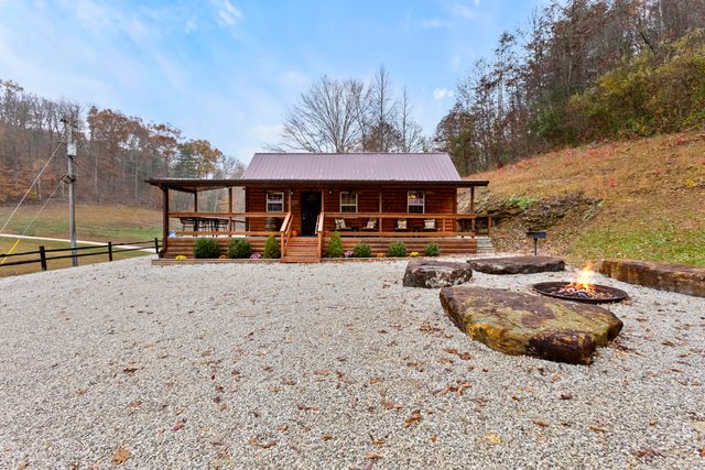 216 Hatton Holler, Campton, KY 41301