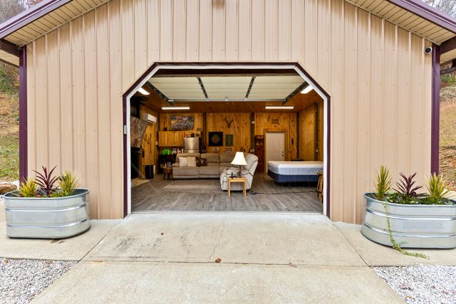 216 Hatton Holler, Campton, KY 41301