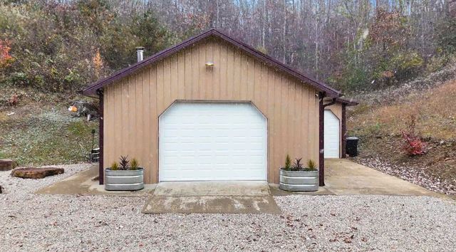 216 Hatton Holler, Campton, KY 41301