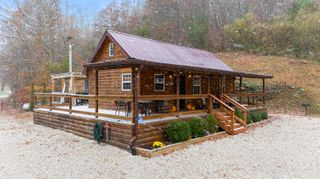 216 Hatton Holler, Campton, KY 41301