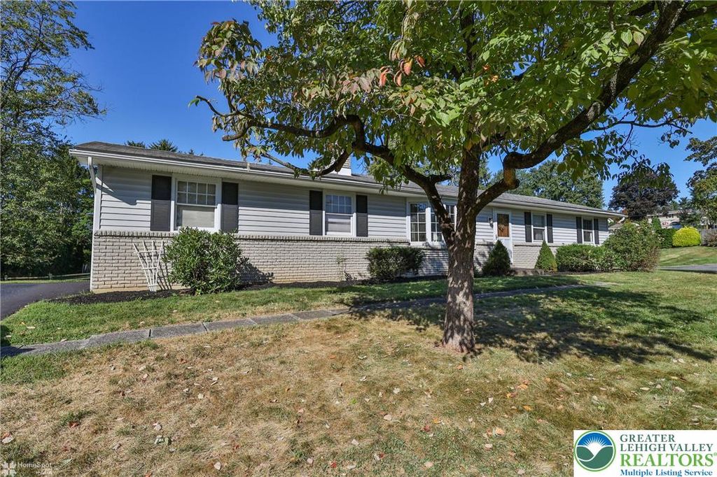 1451 Wynnewood Drive, Hanover Twp, PA 18017