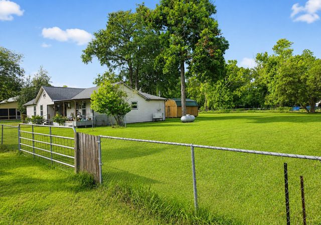 150 County Road 2359, Liberty, TX 77575