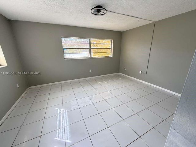 1520 NE 151st St 104, Miami, FL 33162