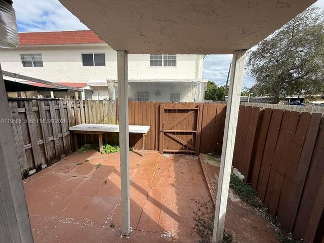 1520 NE 151st St 104, Miami, FL 33162