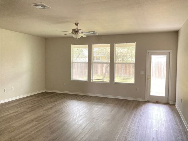 1907 Shellbank Ave, Aransas Pass, TX 78336