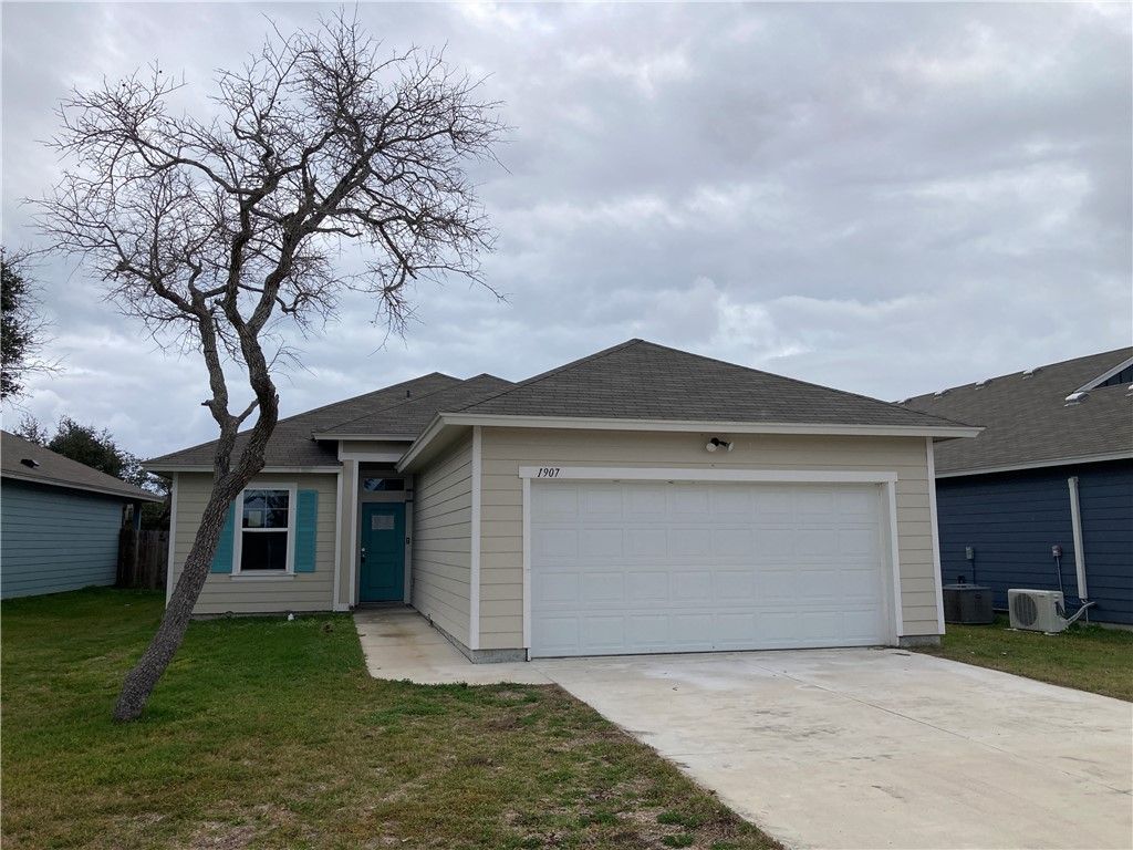 1907 Shellbank Ave, Aransas Pass, TX 78336