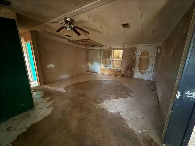 18710 SE 61ST STREET ROAD, Ocklawaha, FL 32179