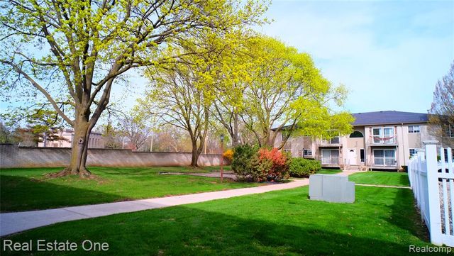 3551 W 14 Mile Road 3, Royal Oak, MI 48073
