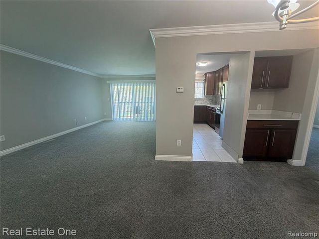 3551 W 14 Mile Road 3, Royal Oak, MI 48073