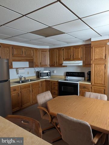 126 N MORRIS ST, Saint Clair, PA 17970