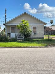 1022 W Broad Street, Freeport, TX 77541
