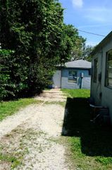 1455 NE 146th St B, Miami, FL 33161