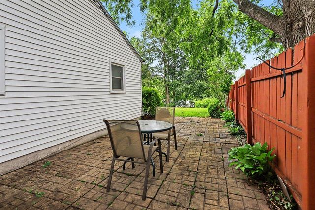 2207 Homecrest Avenue, Kalamazoo, MI 49001