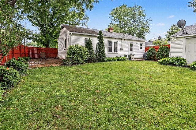 2207 Homecrest Avenue, Kalamazoo, MI 49001