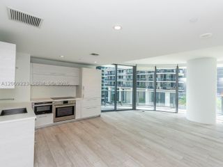 45 SW 9th St 1201, Miami, FL 33130
