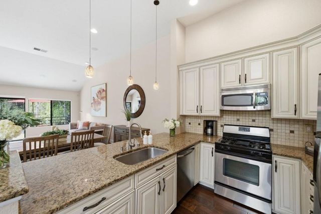 3030 Lakemont Drive 3, San Ramon, CA 94582