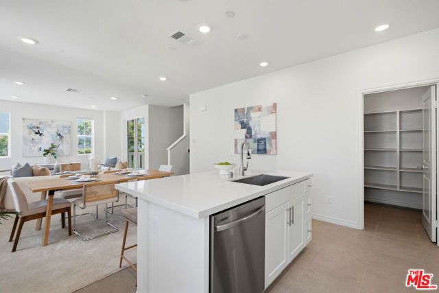 1426 Reliance, Carson, CA 90746