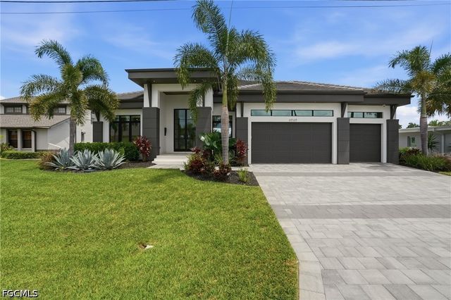 4949 Seville CT, Cape Coral, FL 33904