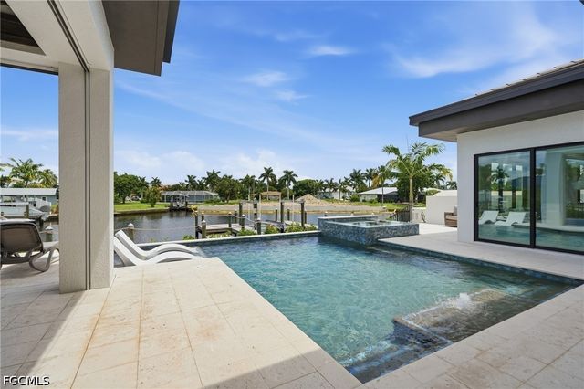 4949 Seville CT, Cape Coral, FL 33904