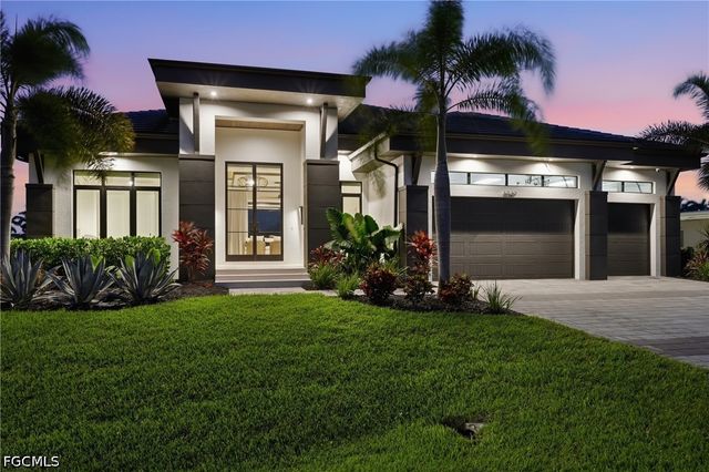 4949 Seville CT, Cape Coral, FL 33904