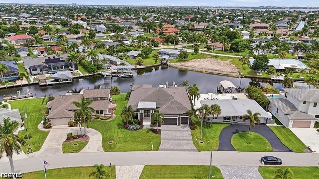 4949 Seville CT, Cape Coral, FL 33904