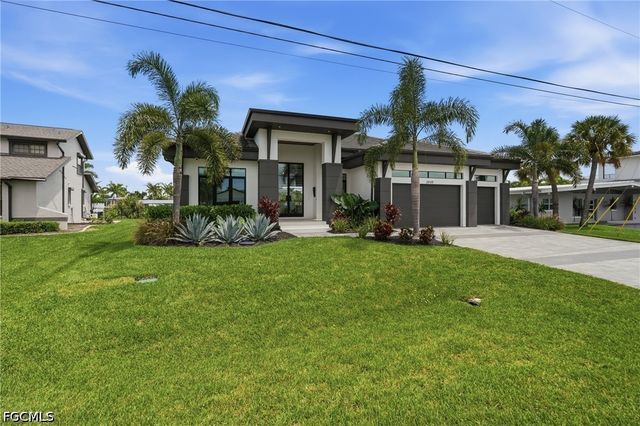 4949 Seville CT, Cape Coral, FL 33904