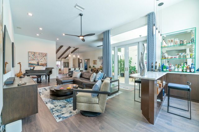 712 Verona Court, Weston, FL 33326