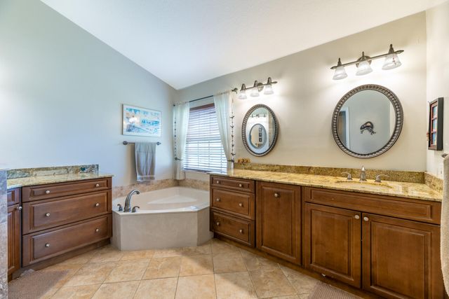 712 Verona Court, Weston, FL 33326