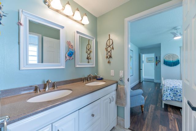 712 Verona Court, Weston, FL 33326