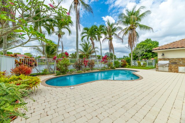 712 Verona Court, Weston, FL 33326